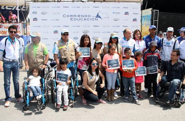 Fundaci&oacute;n TELMEX-TELCEL otorga apoyos sociales en Le&oacute;n