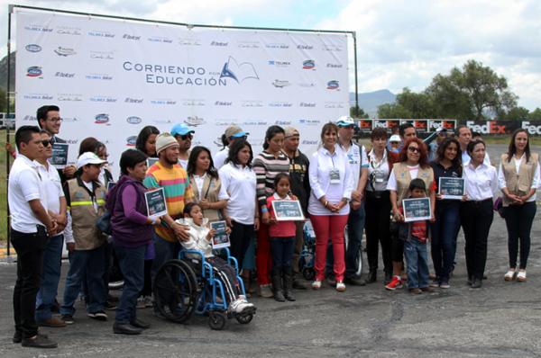 Fundaci&oacute;n TELMEX TELCEL otorga apoyos sociales en Zacatecas