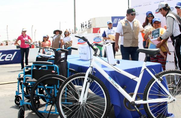 Arranca la serie NASCAR en M&eacute;xico y con ello Fundaci&oacute;n TELMEX TELCEL contin&uacute;a con su programa Corriendo por la Educaci&oacute;n