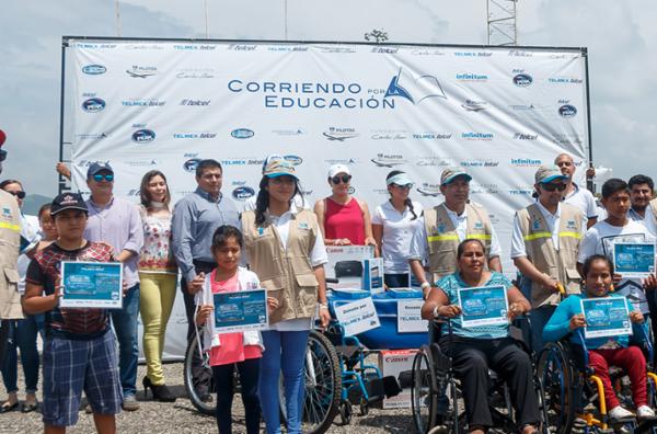 Arranca NASCAR en M&eacute;xico y con ello Fundaci&oacute;n TELMEX TELCEL continuar&aacute; con su programa Corriendo por la Educaci&oacute;n