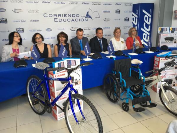 Entreg&oacute; Fundaci&oacute;n TELMEX TELCEL apoyos sociales en Jalisco