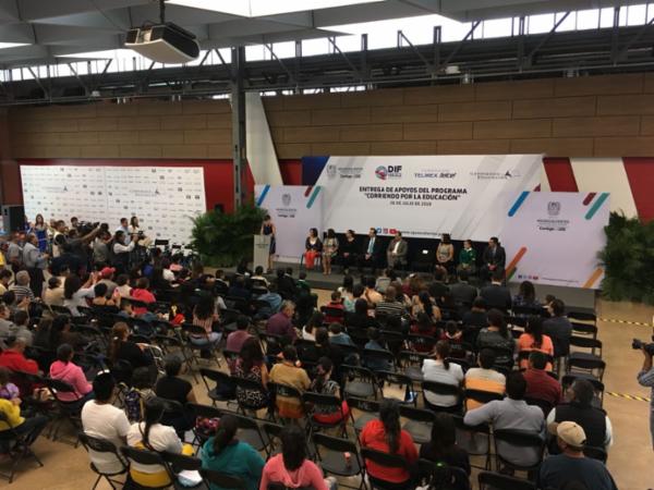 Fundaci&oacute;n TELMEX Telcel entreg&oacute; apoyos sociales en Aguascalientes