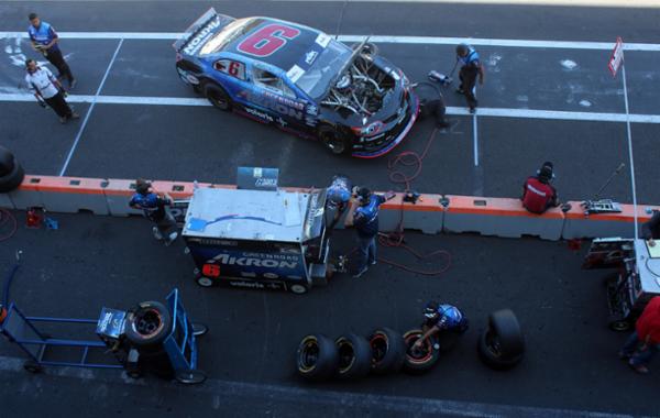 Complicada calificaci&oacute;n para Rogelio L&oacute;pez en final de NASCAR M&eacute;xico