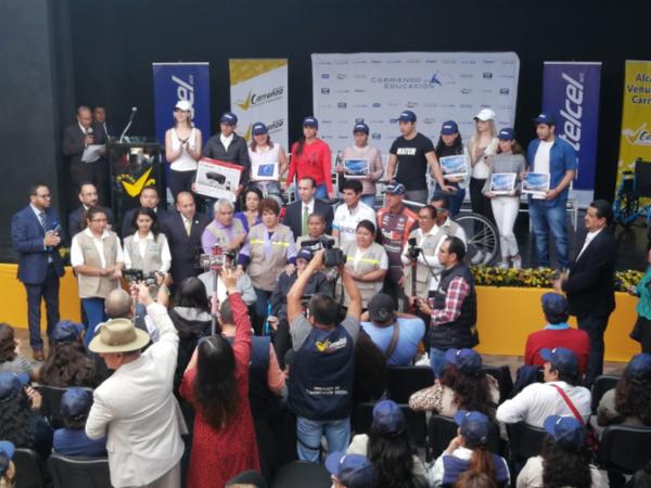Fundaci&oacute;n TELMEX Telcel entreg&oacute; apoyos sociales en la Ciudad de M&eacute;xico
