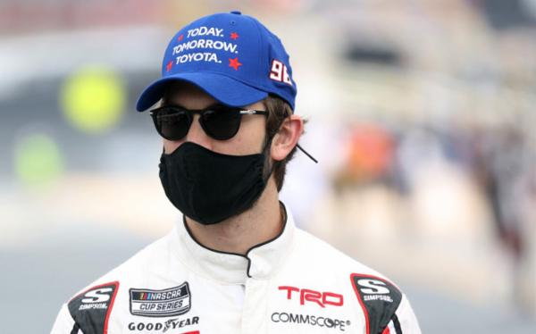 Sigue en Infinitum la serie NASCAR Cup en Charlotte y Bristol
