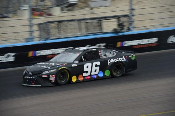 Daniel Su&aacute;rez finaliza 31 en Phoenix al caer el tel&oacute;n de NASCAR Cup