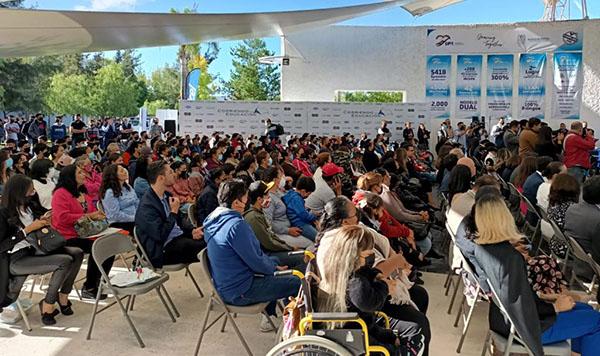 Escuder&iacute;a TELMEX Telcel entrega apoyos sociales en el marco de la Serie NASCAR en Aguascalientes