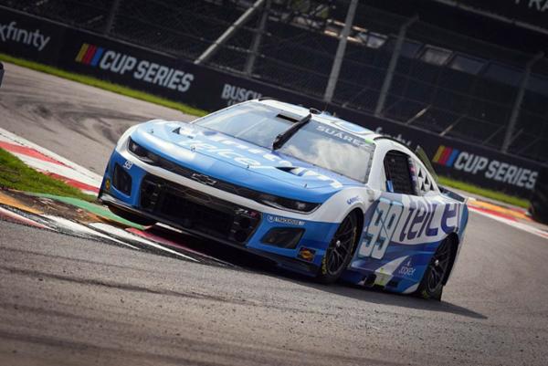 Daniel Su&aacute;rez pierde gas al final en la Viva M&eacute;xico 250 de NASCAR Cup en un festivo ambiente en el Hermanos Rodr&iacute;guez