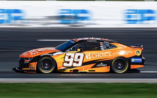 Otra tarde accidentada de Daniel Su&aacute;rez y queda al fondo en New Hampshire