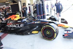 Dif&iacute;cil viernes de pr&aacute;cticas para Sergio y Max en el Circuito de Yas Marina