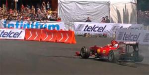 Apote&oacute;sico show Scuderia Ferrari Street Demo con Esteban Guti&eacute;rrez al mando del F60